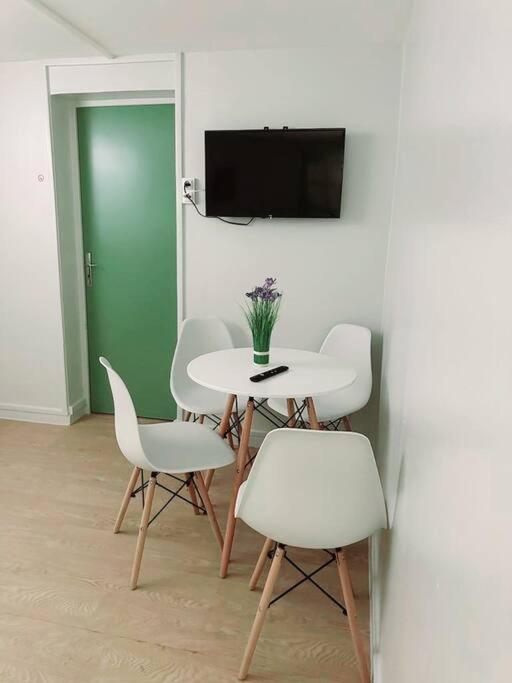 Grand Appartement Peripherie De Paris Et N1 "Appart'6" بيارفيت-سور-سين المظهر الخارجي الصورة